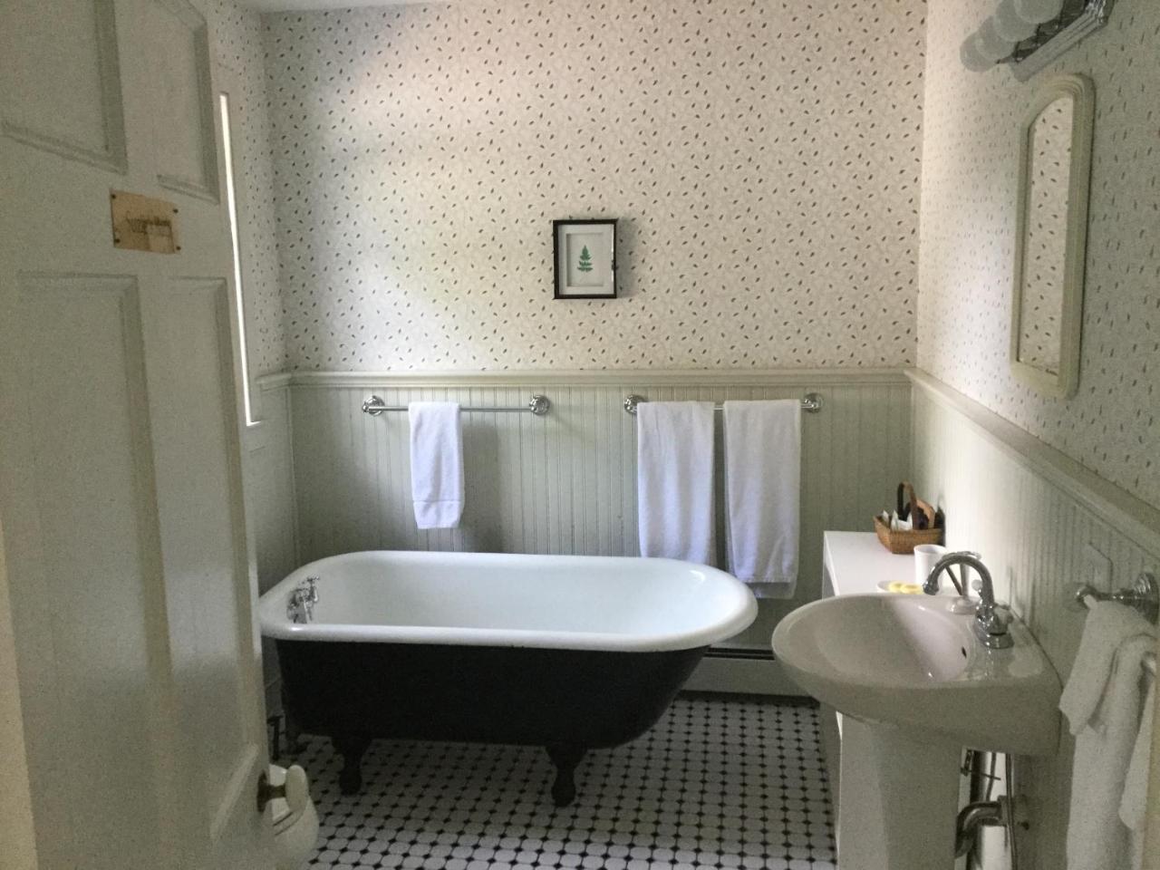 Eddington House Inn North Bennington Buitenkant foto
